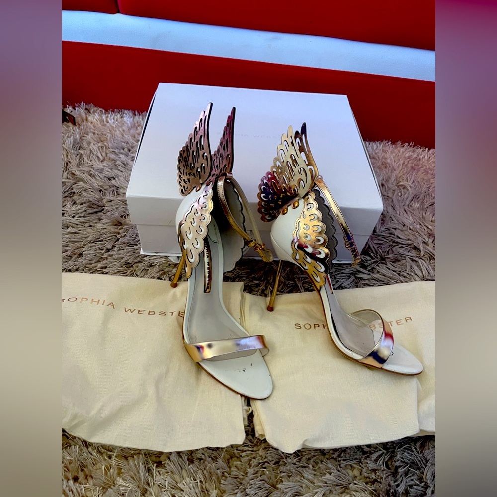 Authentic Sophia Webster
SS23
Evangeline 85 Heeled Sandals size 37.5
